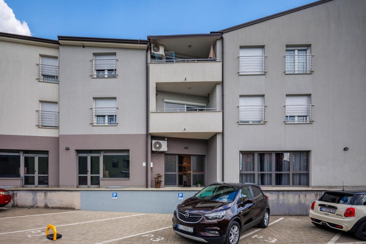 Terra 5 Deluxe Apartment On The Ground Floor With Private Parking Fiume Kültér fotó