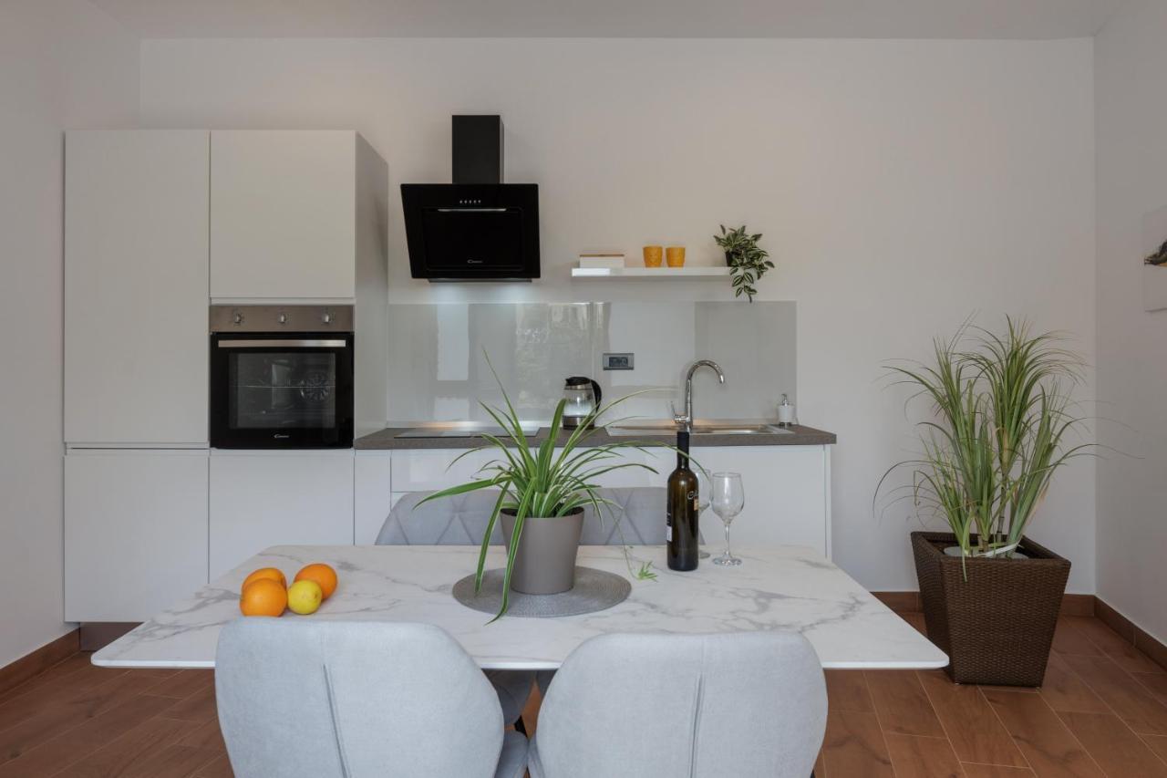 Terra 5 Deluxe Apartment On The Ground Floor With Private Parking Fiume Kültér fotó